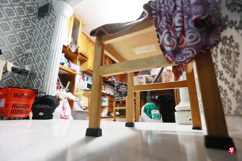 新加坡|邻居状告噪音扰人 楼上被令椅脚穿“鞋”杵臼铺垫
