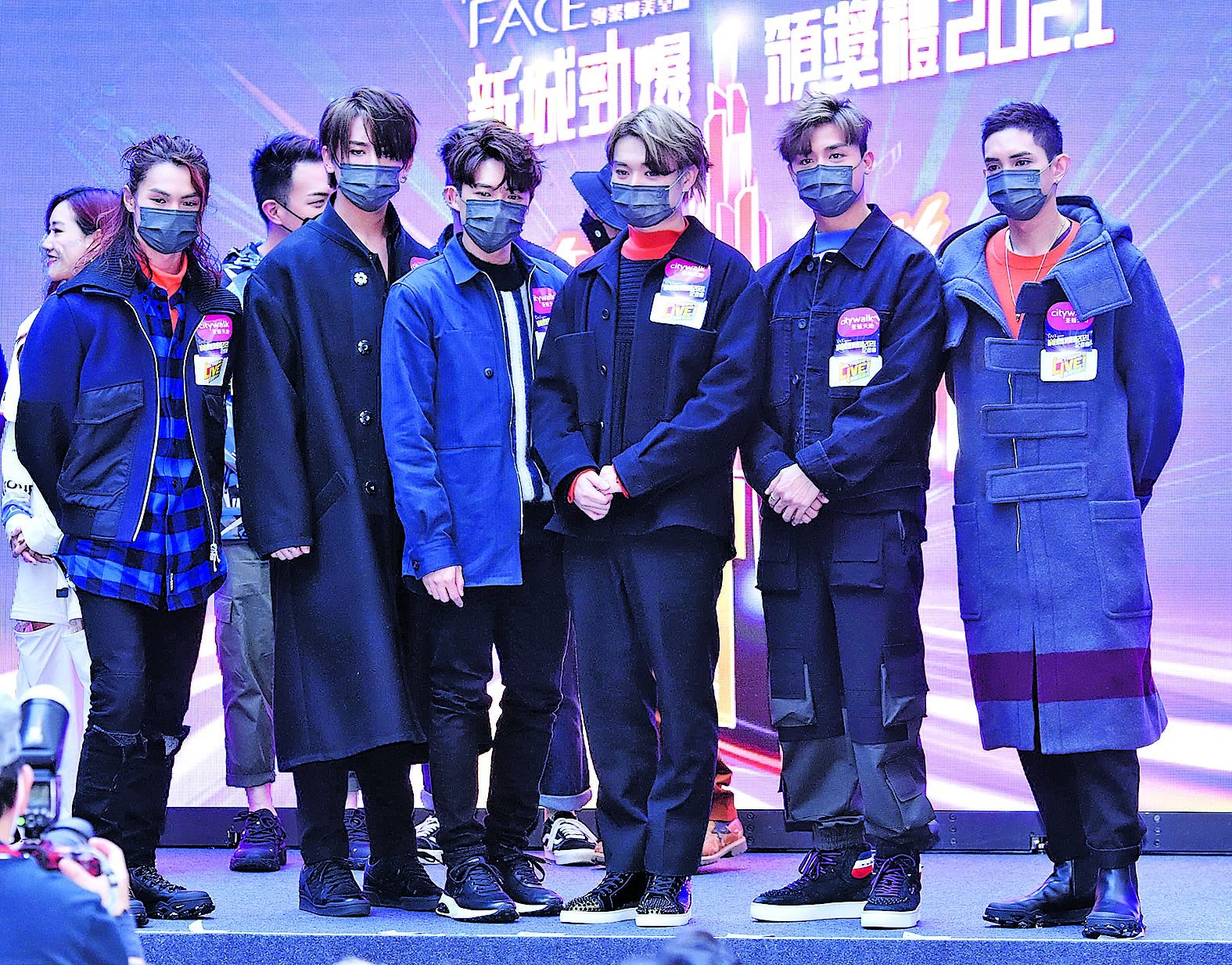 新城劲爆｜张敬轩先拔头筹  自嘲乐坛关爱座