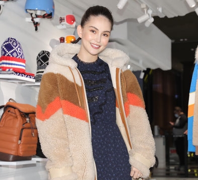 昆凌还原后脑勺撞地 曝周杰伦调一堆闹钟原因放闪