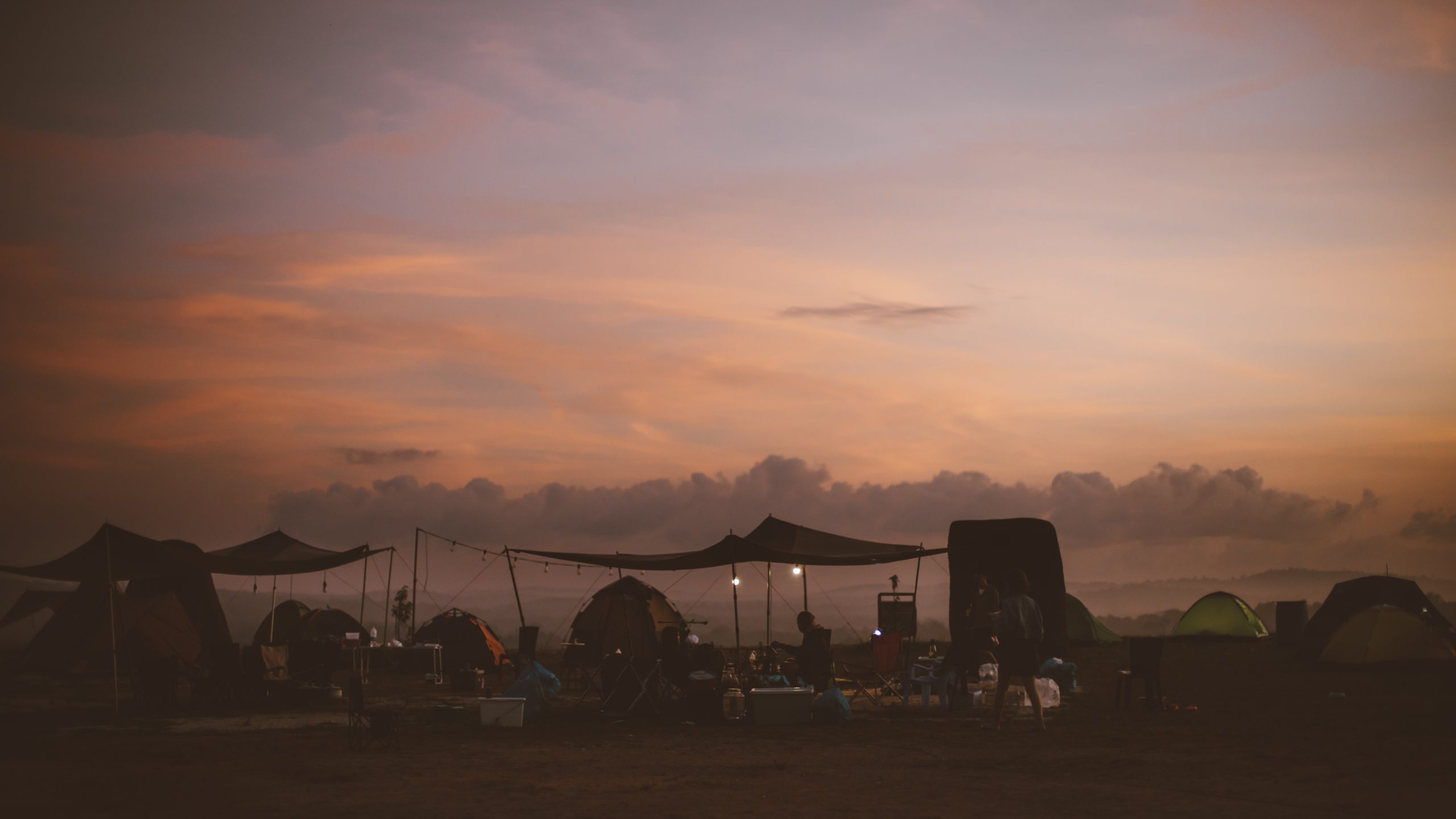 柔：11月13日刊【时尚记事簿】​在大自然体验中追求生活仪式感，精致露营乐趣无穷