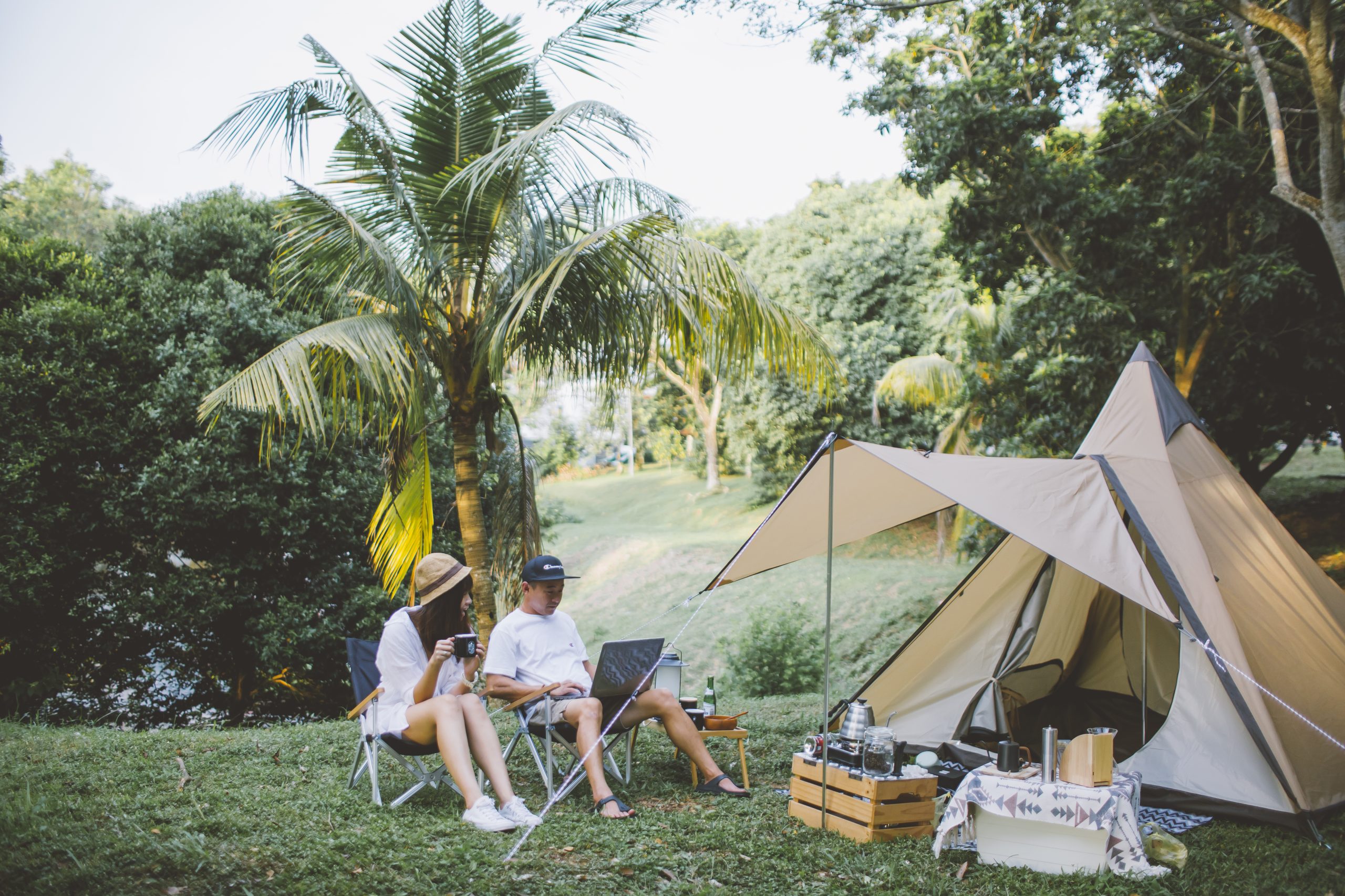 柔：11月13日刊【时尚记事簿】​在大自然体验中追求生活仪式感，精致露营乐趣无穷