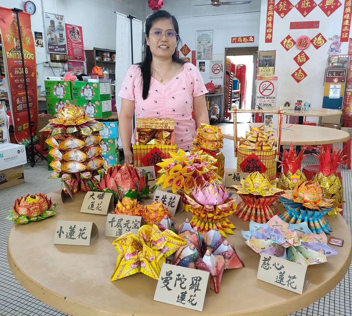 柔:【今日面谱】(本月18日刋):是限制也是机会,咖啡店老板娘疫情中成折莲花导师