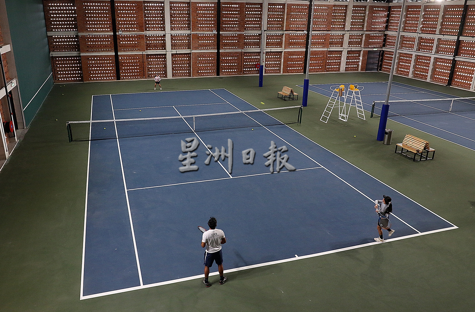 柔：【特稿】：双胞胎姐妹花夺全国女子网球双打冠军，盼未来在国际赛事为国争光