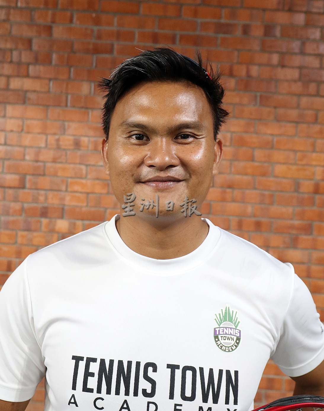 柔：【特稿】：双胞胎姐妹花夺全国女子网球双打冠军，盼未来在国际赛事为国争光