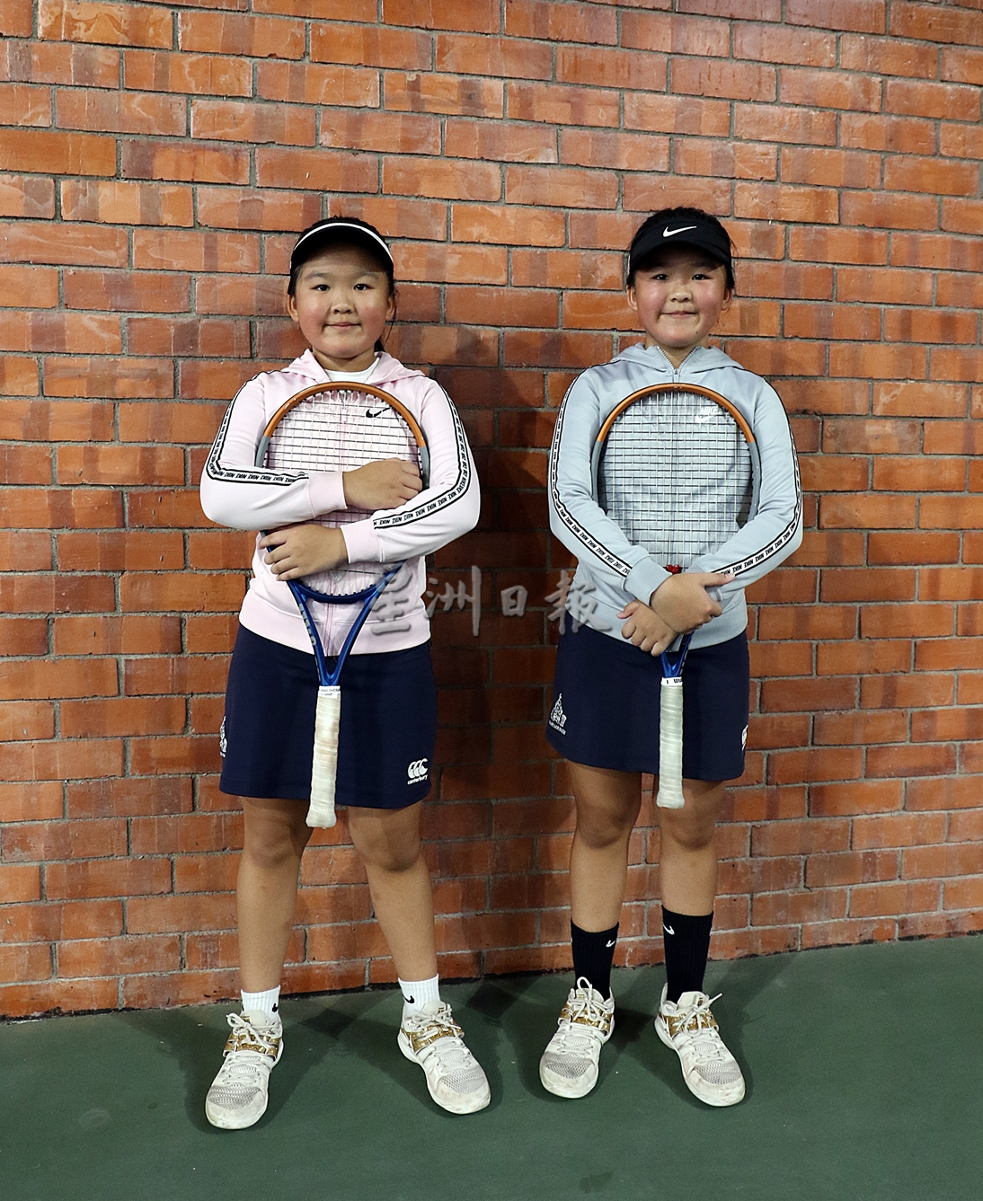 柔：【特稿】：双胞胎姐妹花夺全国女子网球双打冠军，盼未来在国际赛事为国争光
