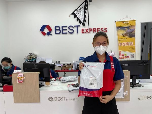 柔：【特稿】：疫情期间小型电商增，带动銮物流业发展