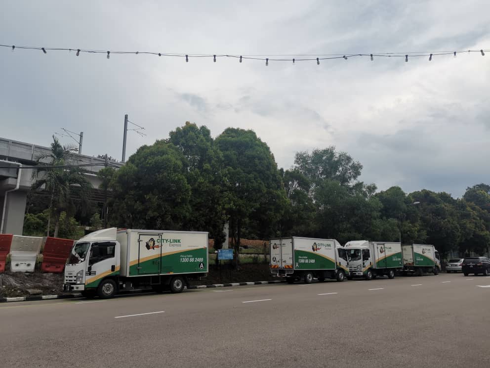 柔：【特稿】：疫情期间小型电商增，带动銮物流业发展