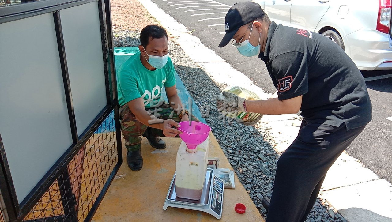 柔:【特稿】:MPS委废置食用油回收商,回收商:昔县回收量料可增至每月8吨