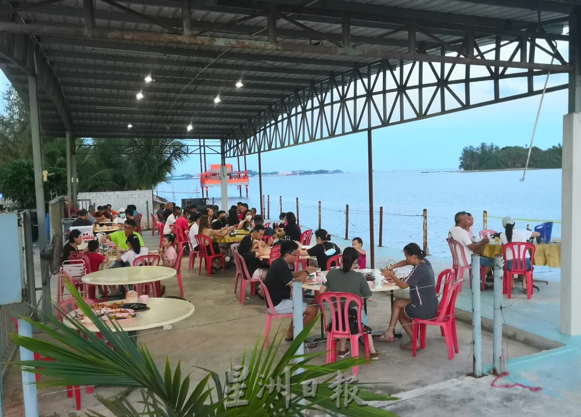 柔:【食客指路】:(11月30日刊登):居銮中医师怀念记忆中的老味道,边佳兰重遇掌厨老师傅