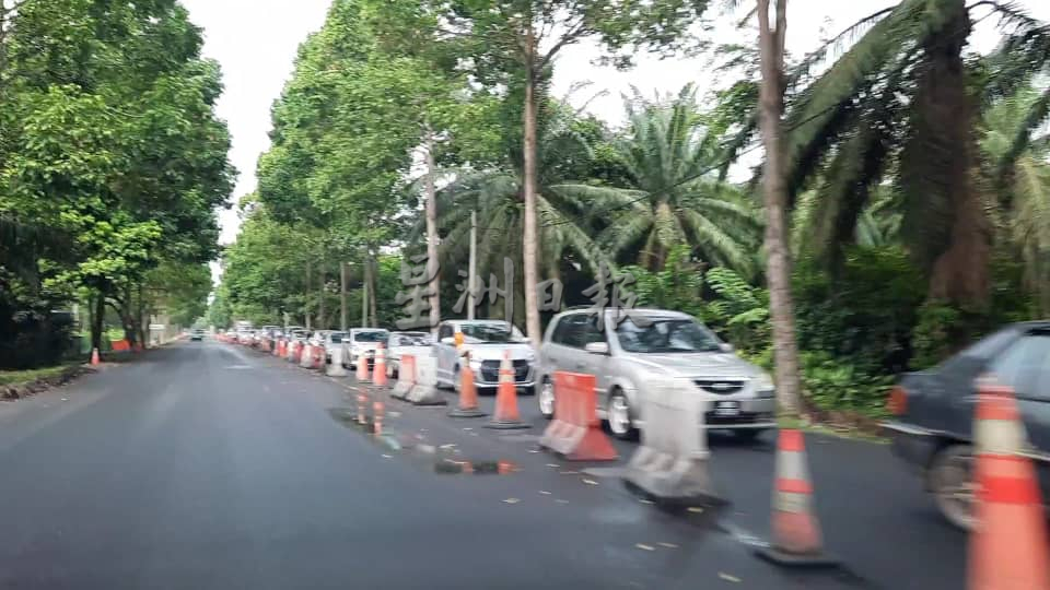 柔:实廊修路肇塞车 居民闻“尘”色变