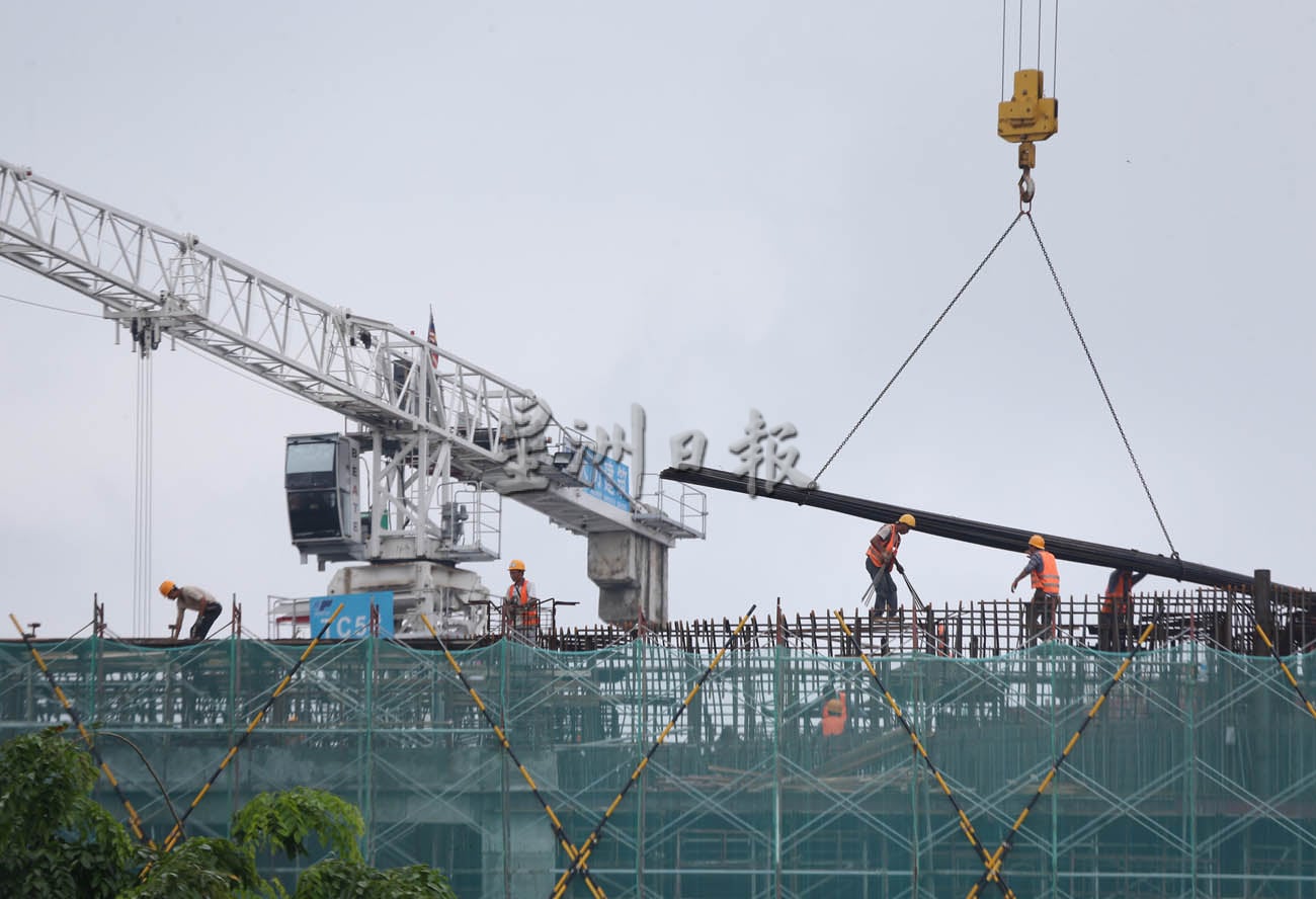 柔:州议会:莫哈末依扎:柔上半年吸资逾65亿 创造7860工作机会