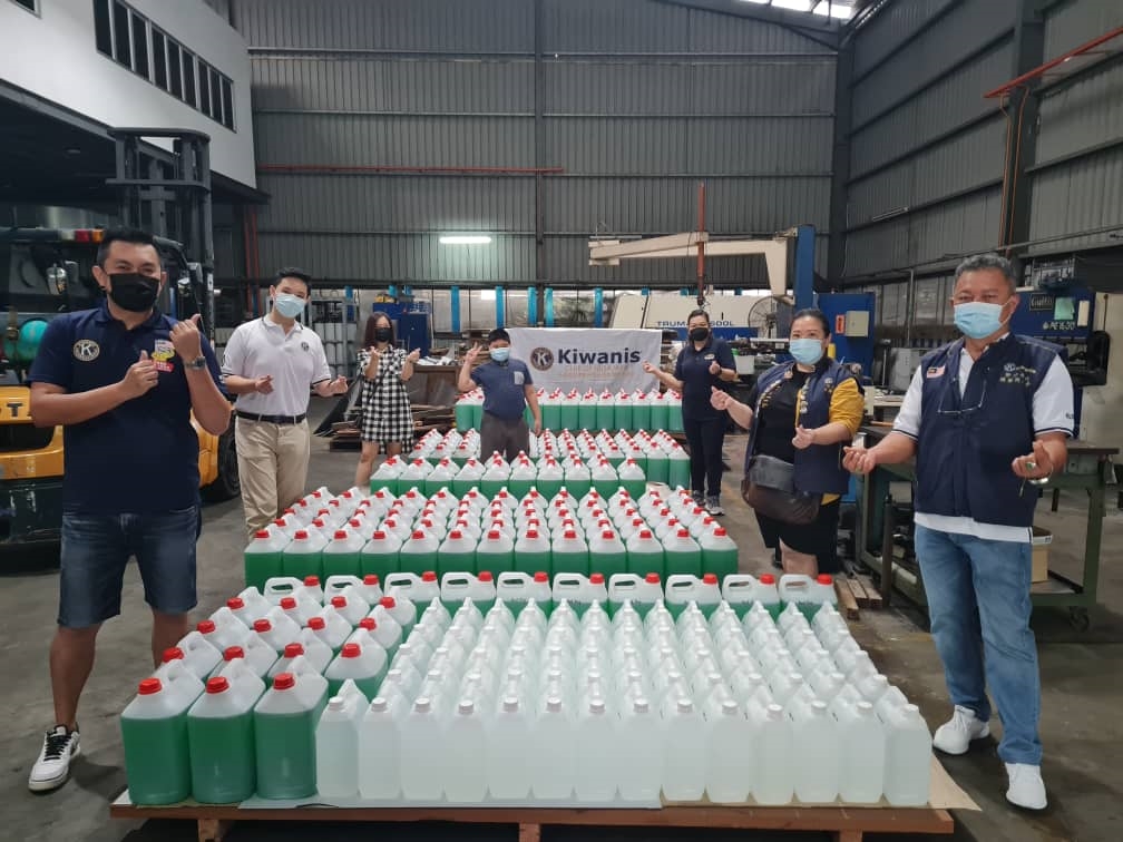 柔:文告:《抗疫消毒开学乐》 努沙同济会送暖8华小