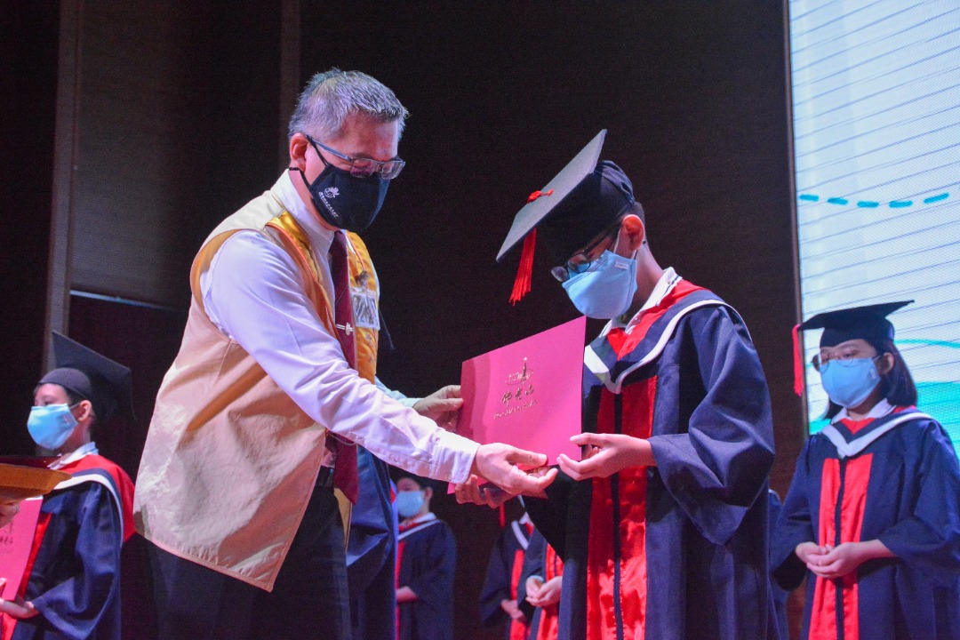 柔：文告：新马寺佛学班结业礼，500人线上线下参与