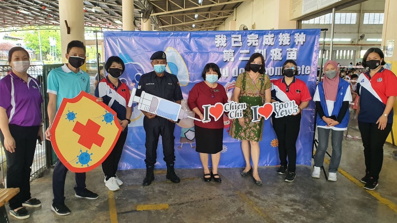 柔:新闻:750各校学生到宽五接种第二剂疫苗