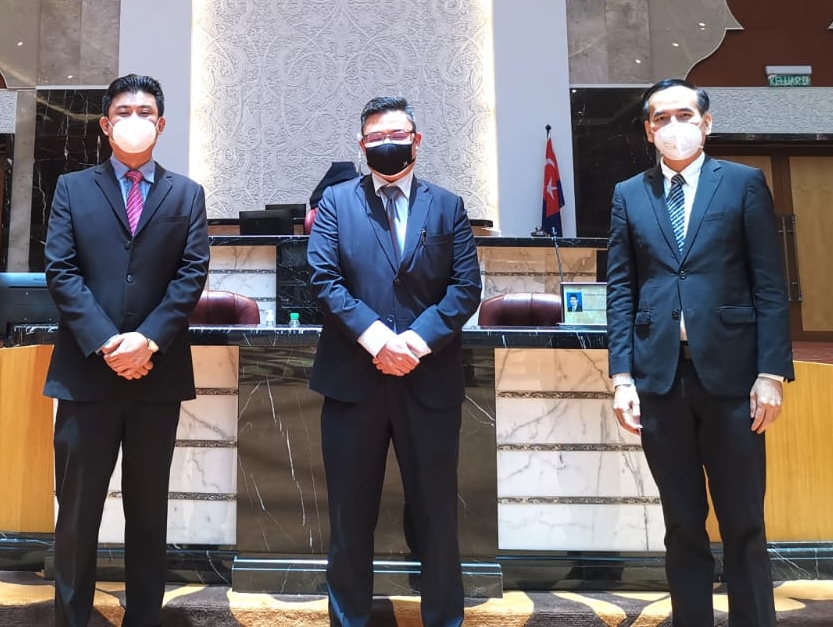 柔:版二或四显刊:文告:若州政府不在下一次州议会提呈 柔3火箭议员不排除以私人法案提程反跳槽与罢免法