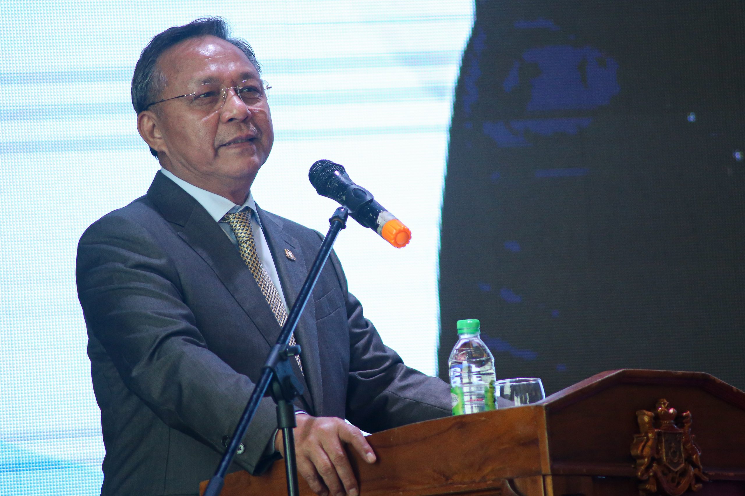 柔:第三版假头:2022年柔州财算,柔大臣:专注教育领域及加强人力资源