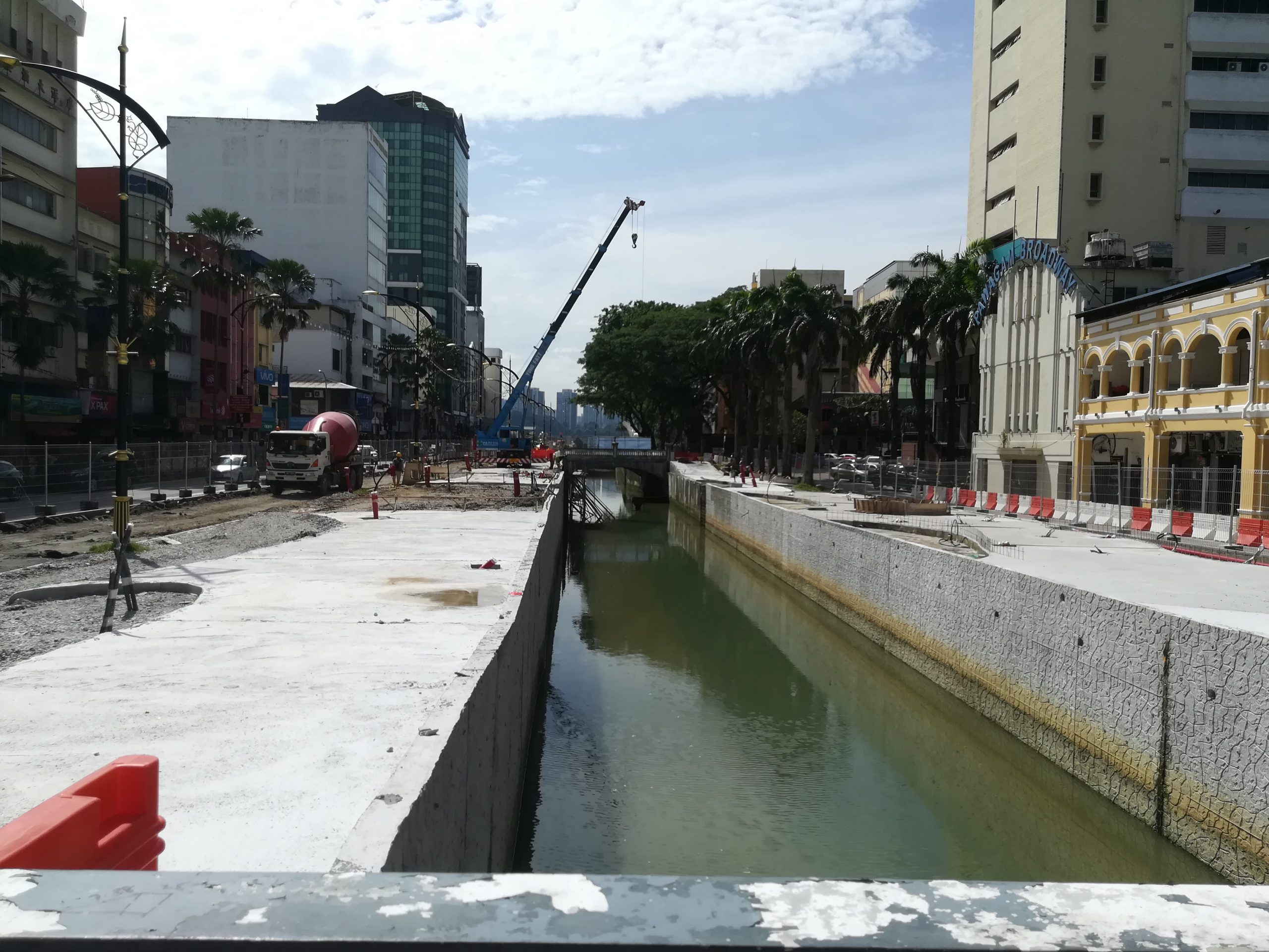 柔:莫哈末诺阿占:定期清沉积物 新山疏通水道防水灾
