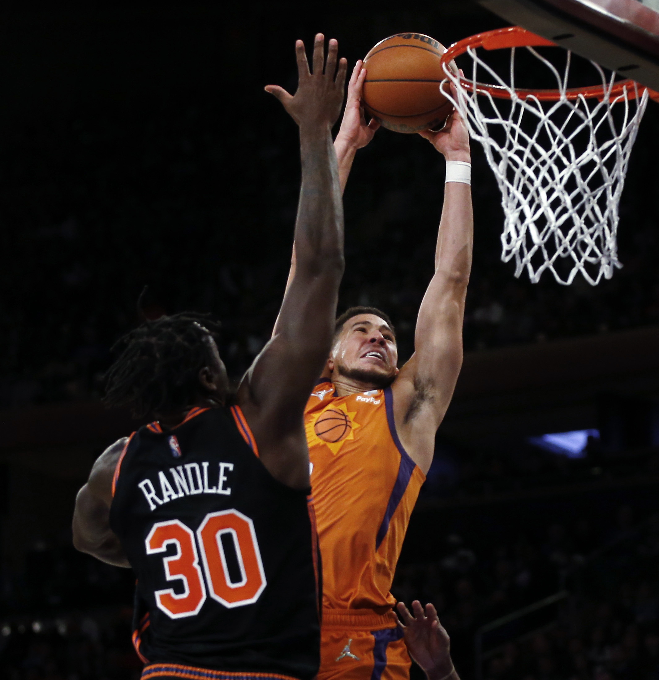 横扫纽约人狂夺15连胜 太阳向篮网(勇士)下马威