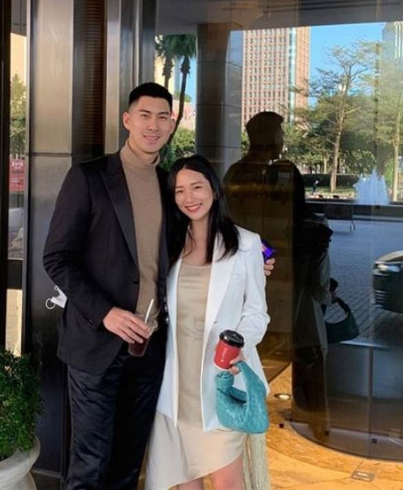 毛加恩痛失刚出生4天女儿 取名毛羽飞相约天堂见