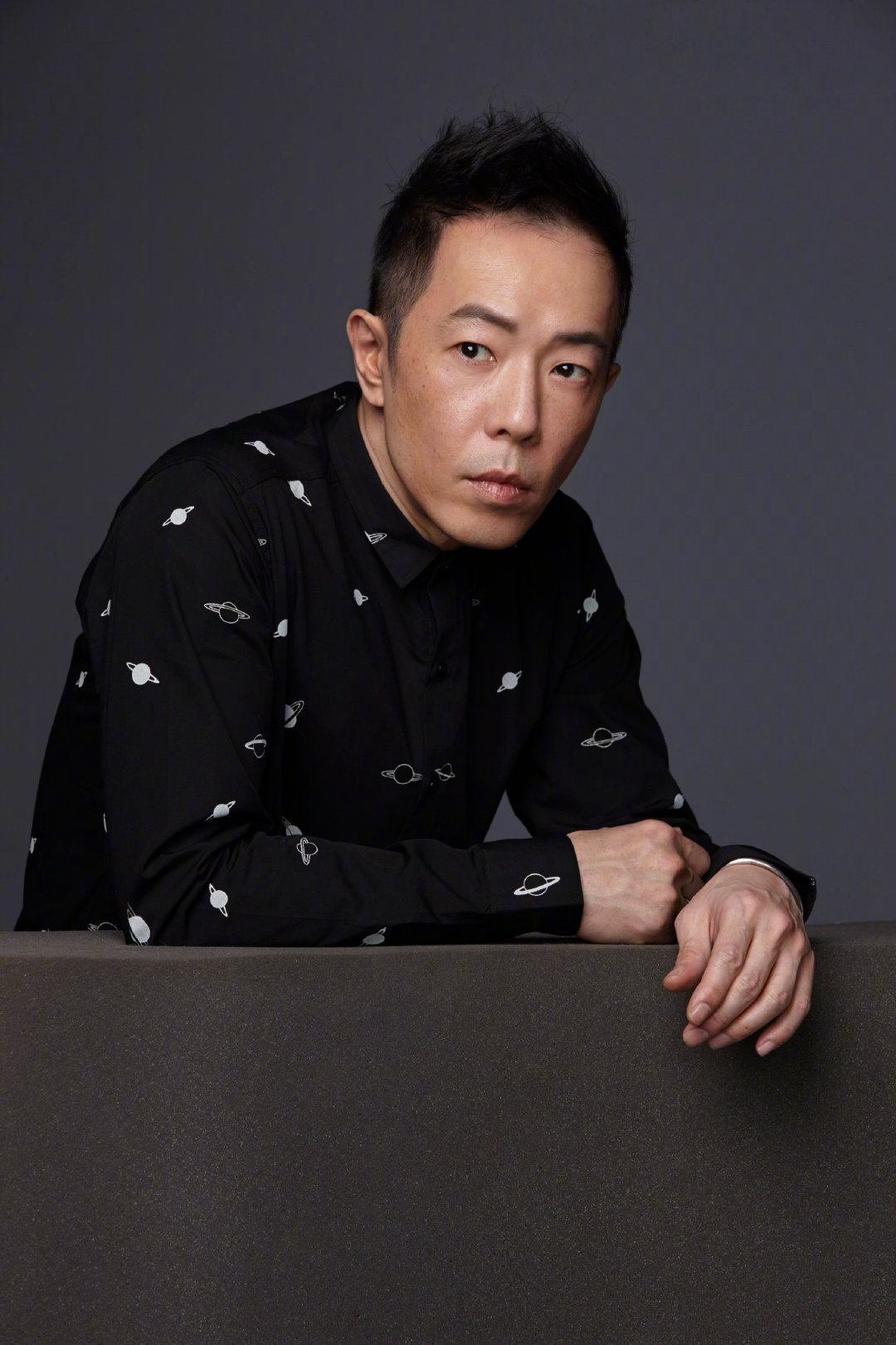 永远唱不腻《海阔天空》 黄贯中视黄家驹如神般存在