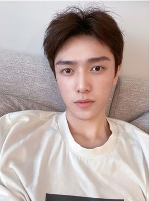 爆劈腿吃软饭睡老板 《创造营》男星道歉