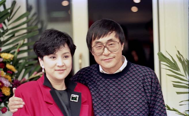 爆闺蜜私下另一面 林青霞心疼甄珍剥虾给刘家昌吃