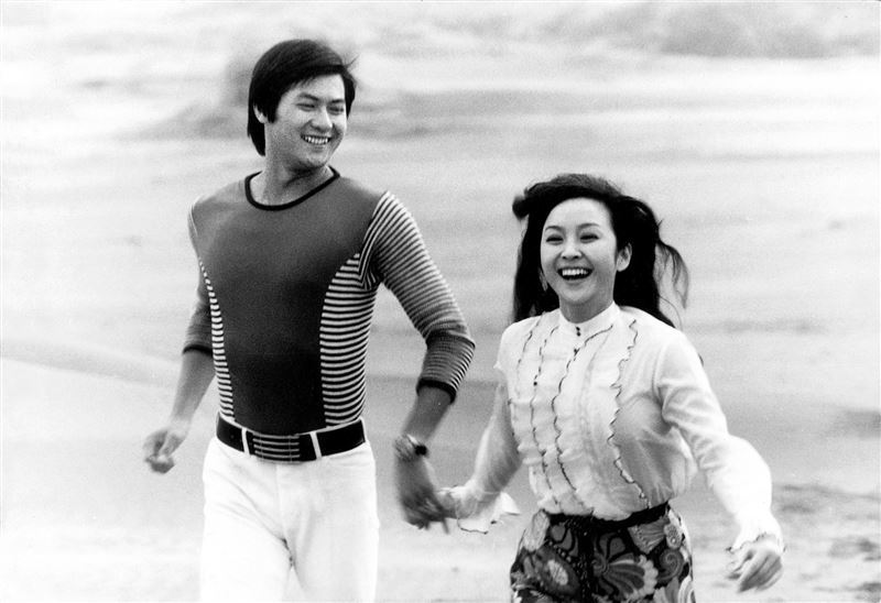 爆闺蜜私下另一面 林青霞心疼甄珍剥虾给刘家昌吃