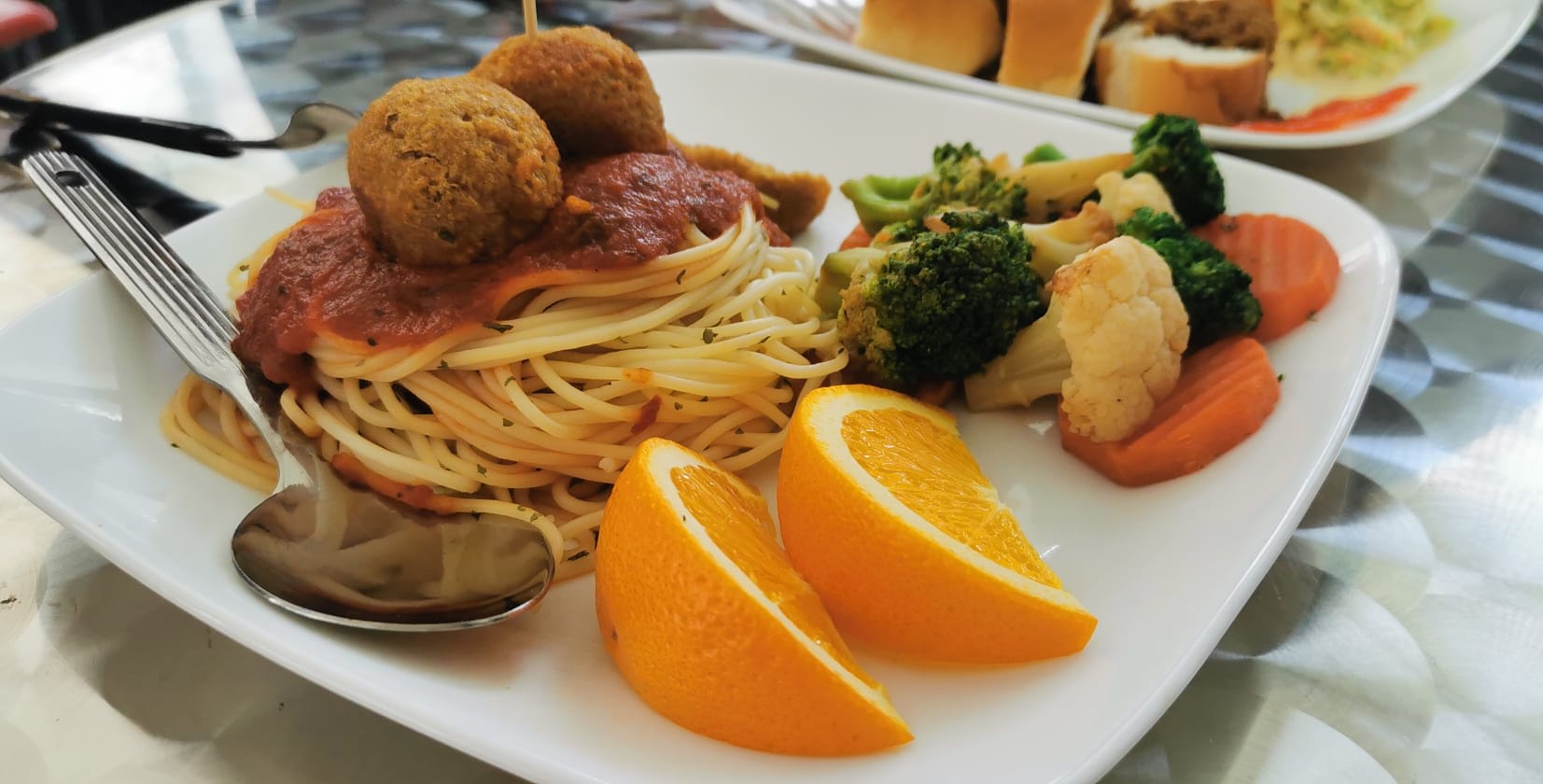 狮城四所学校明年起 每周三提供学生植物性餐食