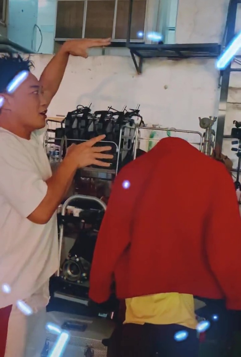 玩漂浮魔术打木人桩 陈奕迅玩转片场