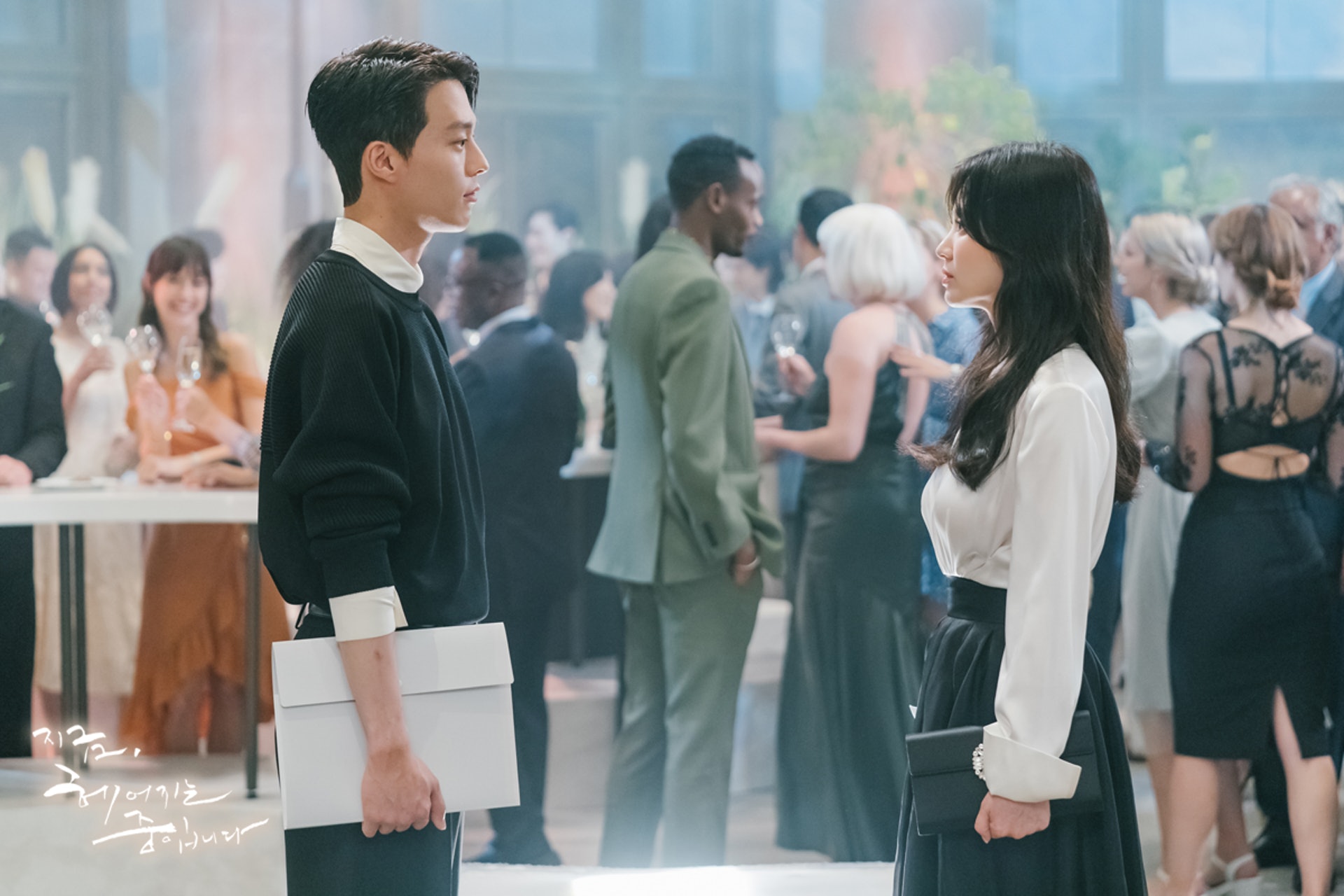  现正分手中︱宋慧乔被批演技没突破　念法语台词像背书	 