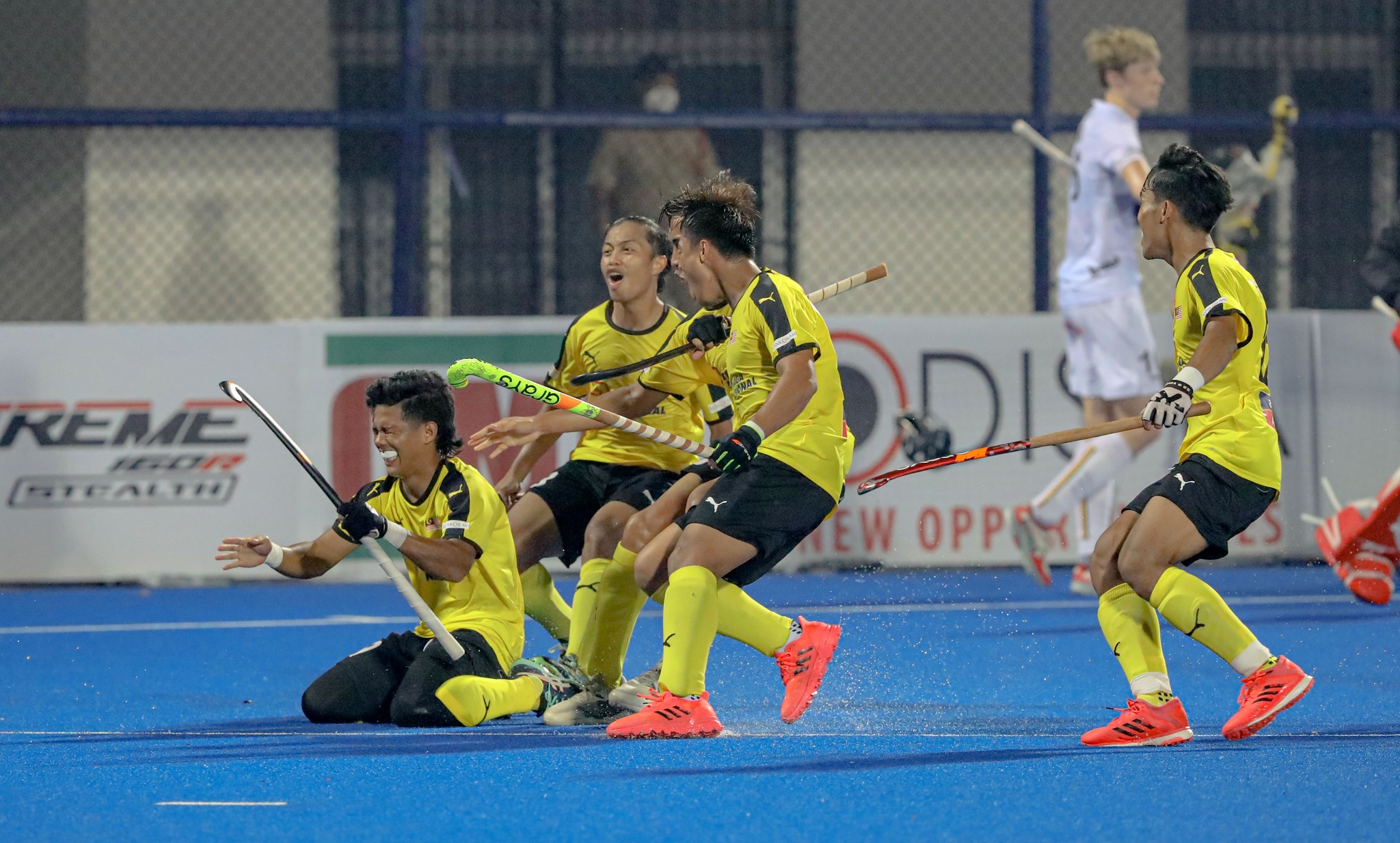 男子钩球世青赛 大马(比利时)握手言和