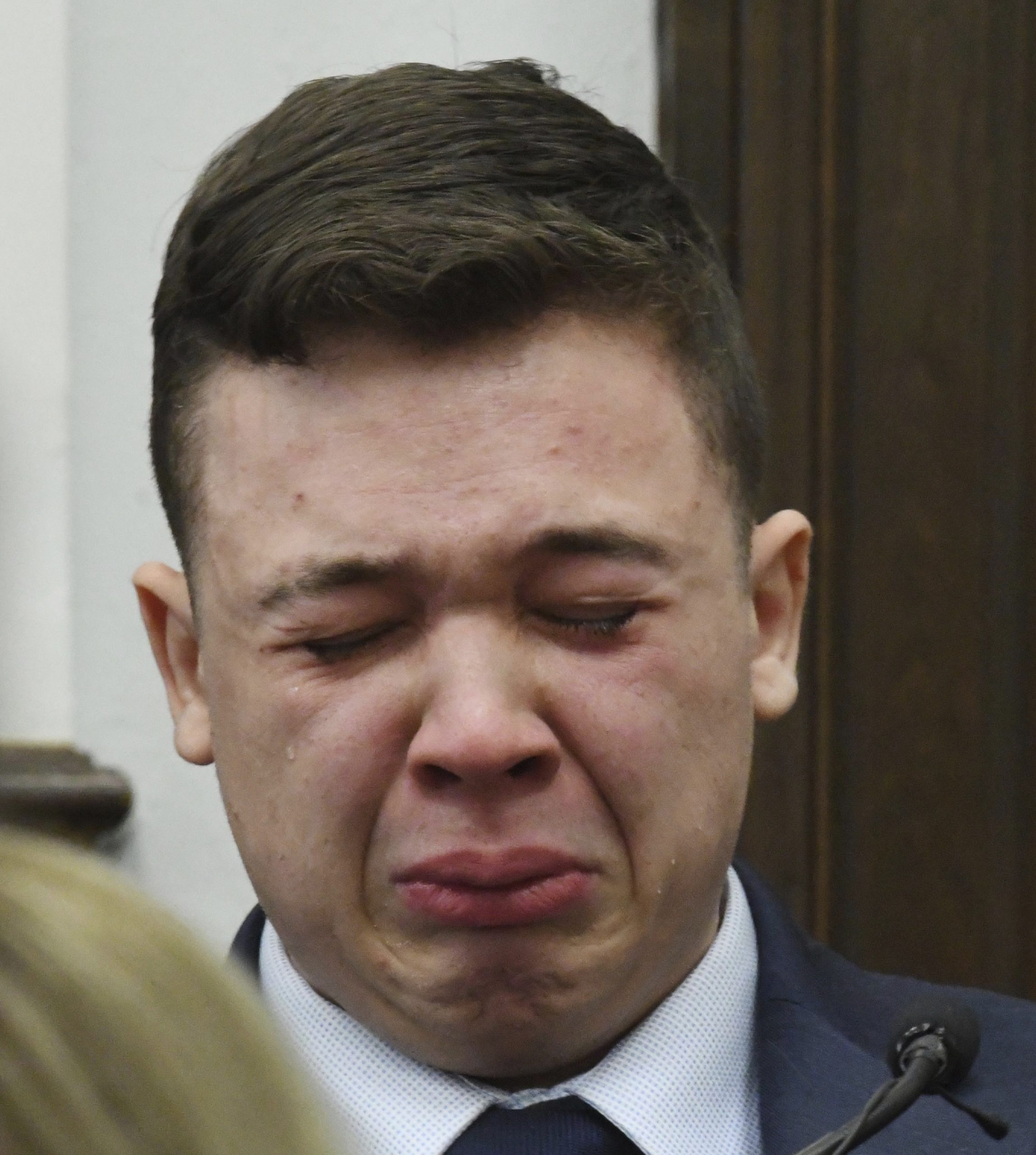 看世界)持枪射示威者被控杀人 美国少年：我是出于自卫