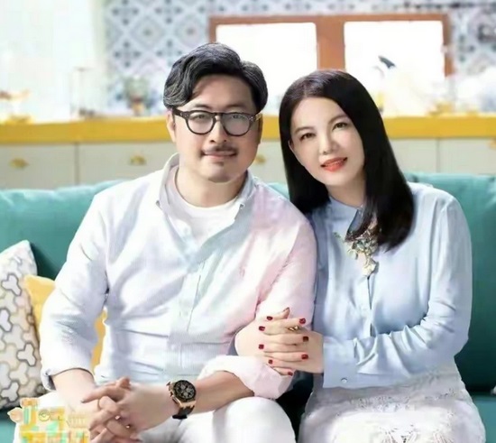 第3度被拍到搂妹进酒店 王岳伦宣布离婚李湘又秒删