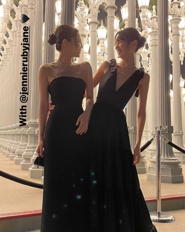 粉丝凌晨偶遇李敏镐 抬头惊见另两位男神