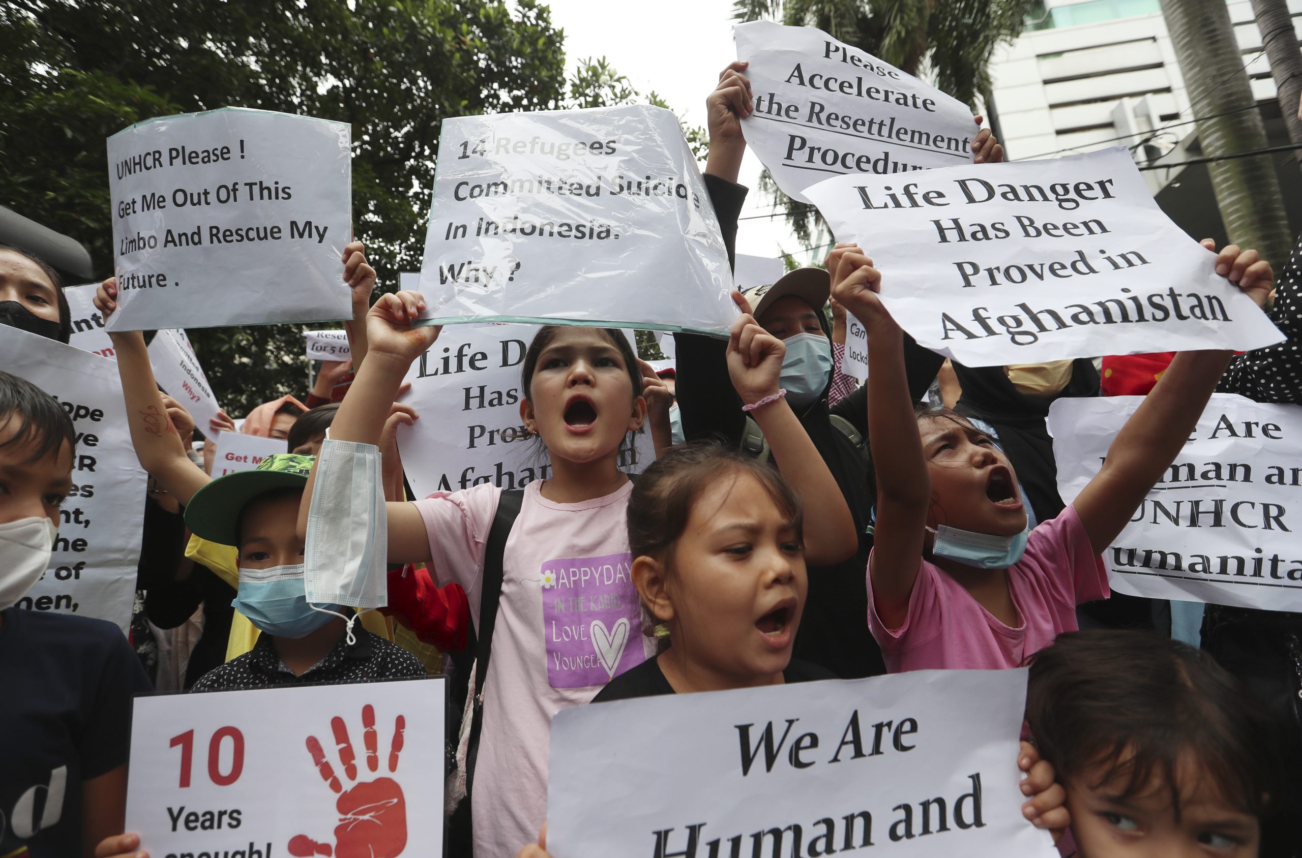 联合国迟不兑现第3国安置承诺 国际难民激愤抗议