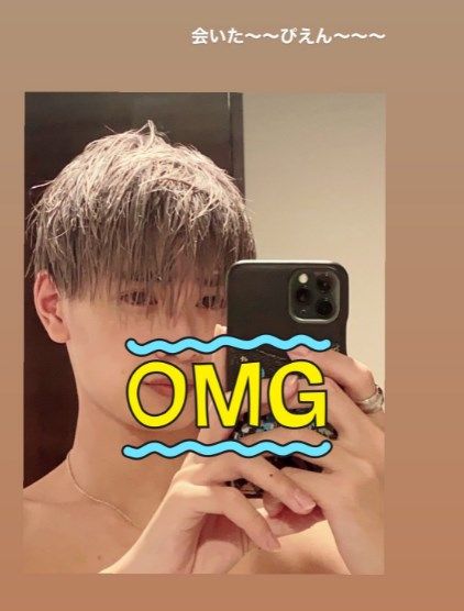 脱光自拍! 21岁杰尼斯偶像开房床照外泄