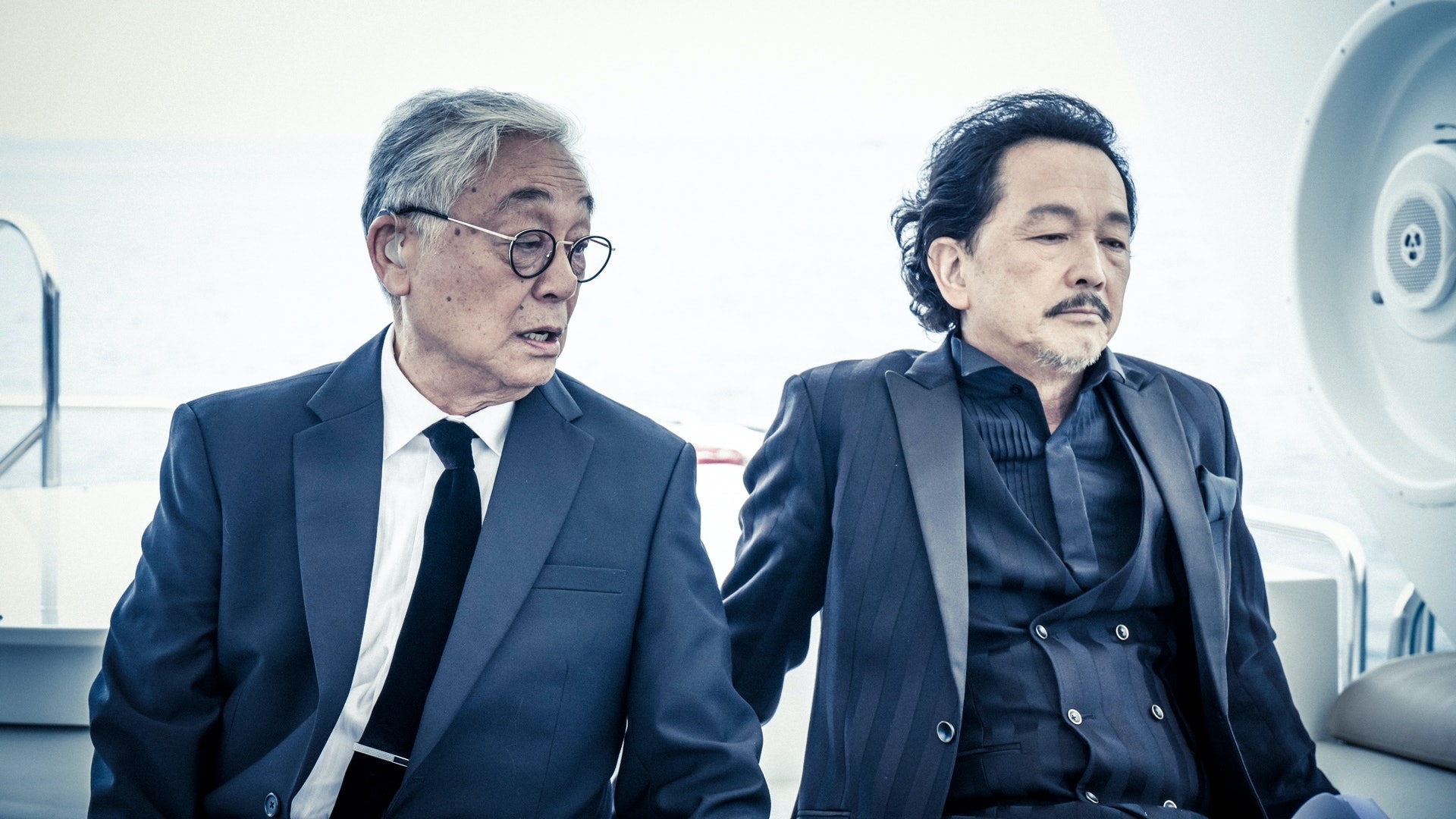 脸色红润饱满  87岁曾江一头白发朝气勃勃　​