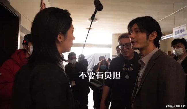 被女演员连扇几巴掌 黄晓明耳鸣