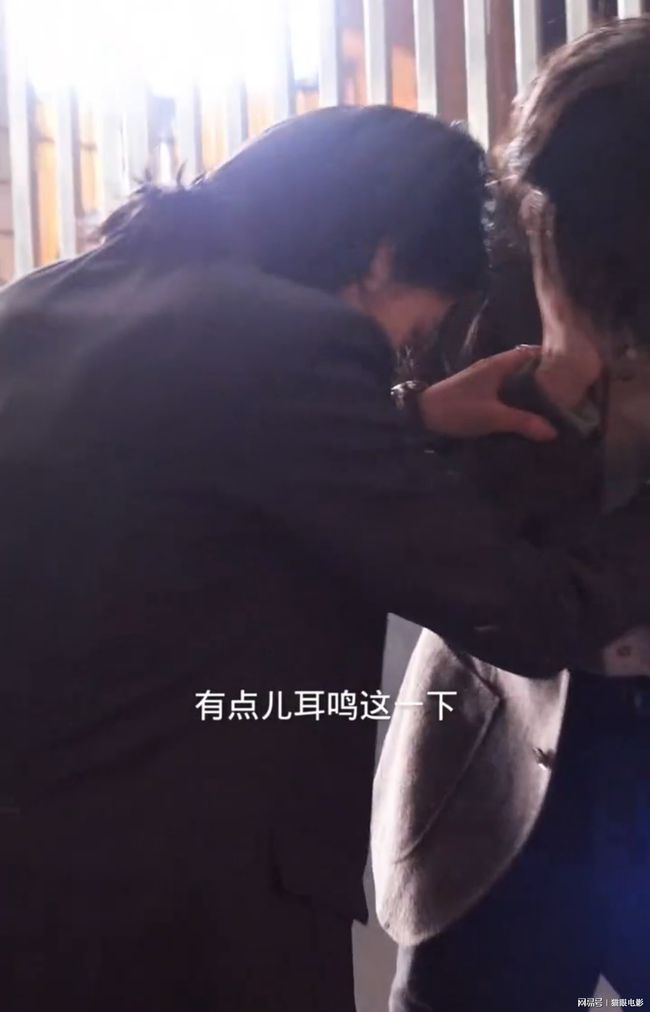 被女演员连扇几巴掌 黄晓明耳鸣