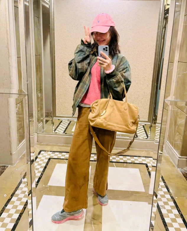 被曝复合初恋秘产二胎 白百何懒理晒剪刀手