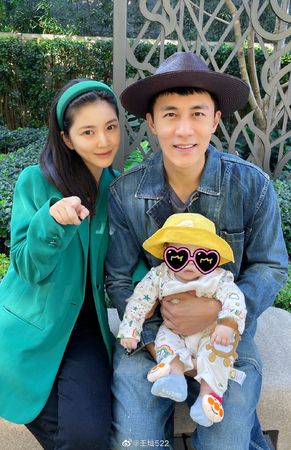 被老公杜淳名气连累‧王灿居家服挨酸土气