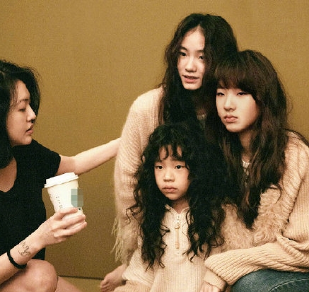 许老三问“几岁才可拿名牌包” 惹怒小S回呛