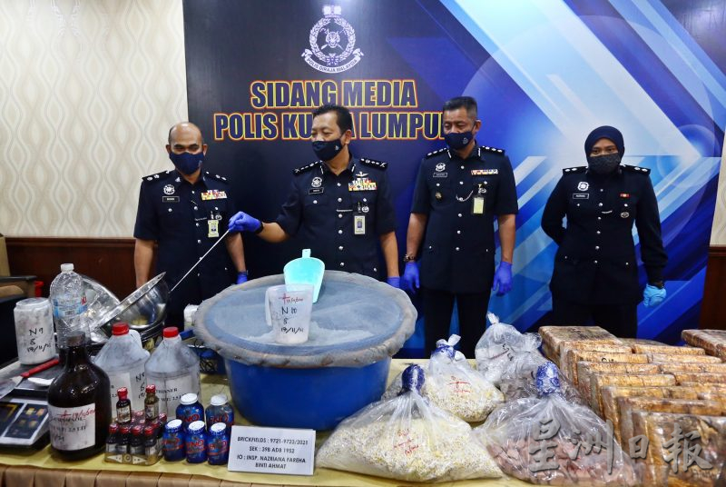 贩毒集团利用弃置非法屋炼毒，警起42万毒品捕6男