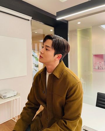 路云@SF9称太忙未接种疫苗惹争议 公司紧急灭火