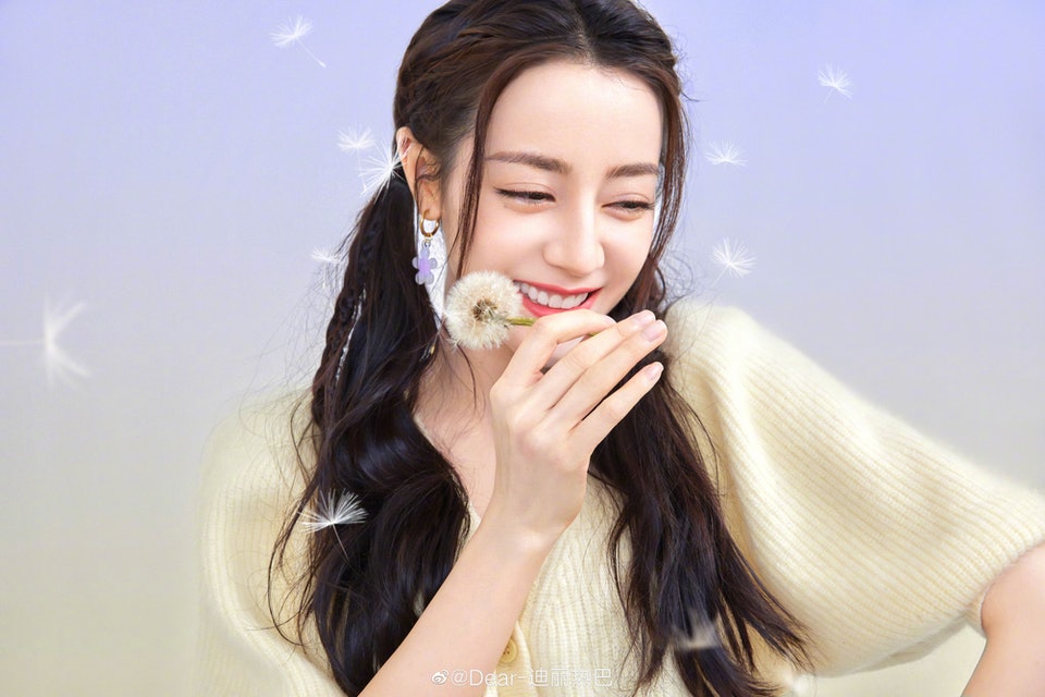 迪丽热巴鼻子变形超怪异 择偶条件望对方有上进心