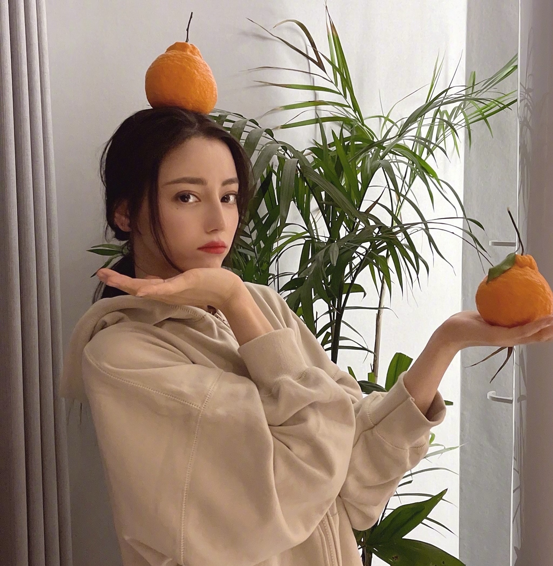 迪丽热巴鼻子变形超怪异 择偶条件望对方有上进心