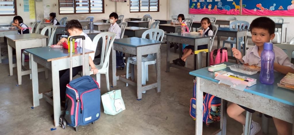 逾半学生到校上课 养成钟民严守SOP