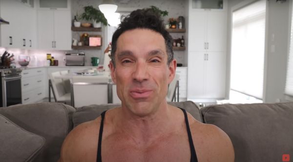 遭网红质疑服药养肌 金锺国：愿意接受所有检查