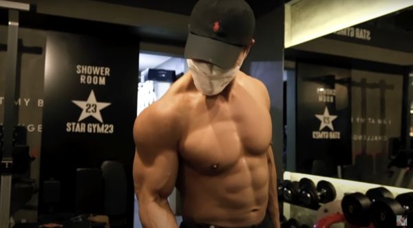 遭网红质疑服药养肌 金锺国：愿意接受所有检查