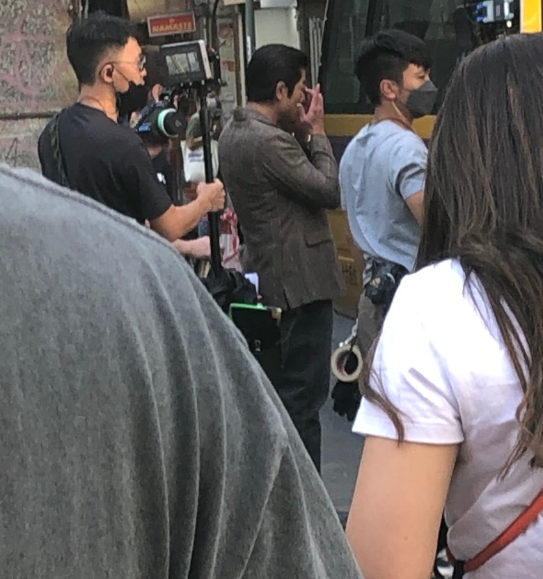 郭富城变身哨牙大贼  庙街抛炸弹